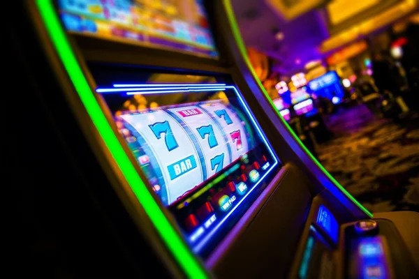 agen sawer Habanero live-dealer studio with HD cameras and professional croupier
