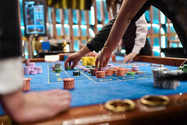 Habanero dice rolls displayed on live camera with payout table overlay